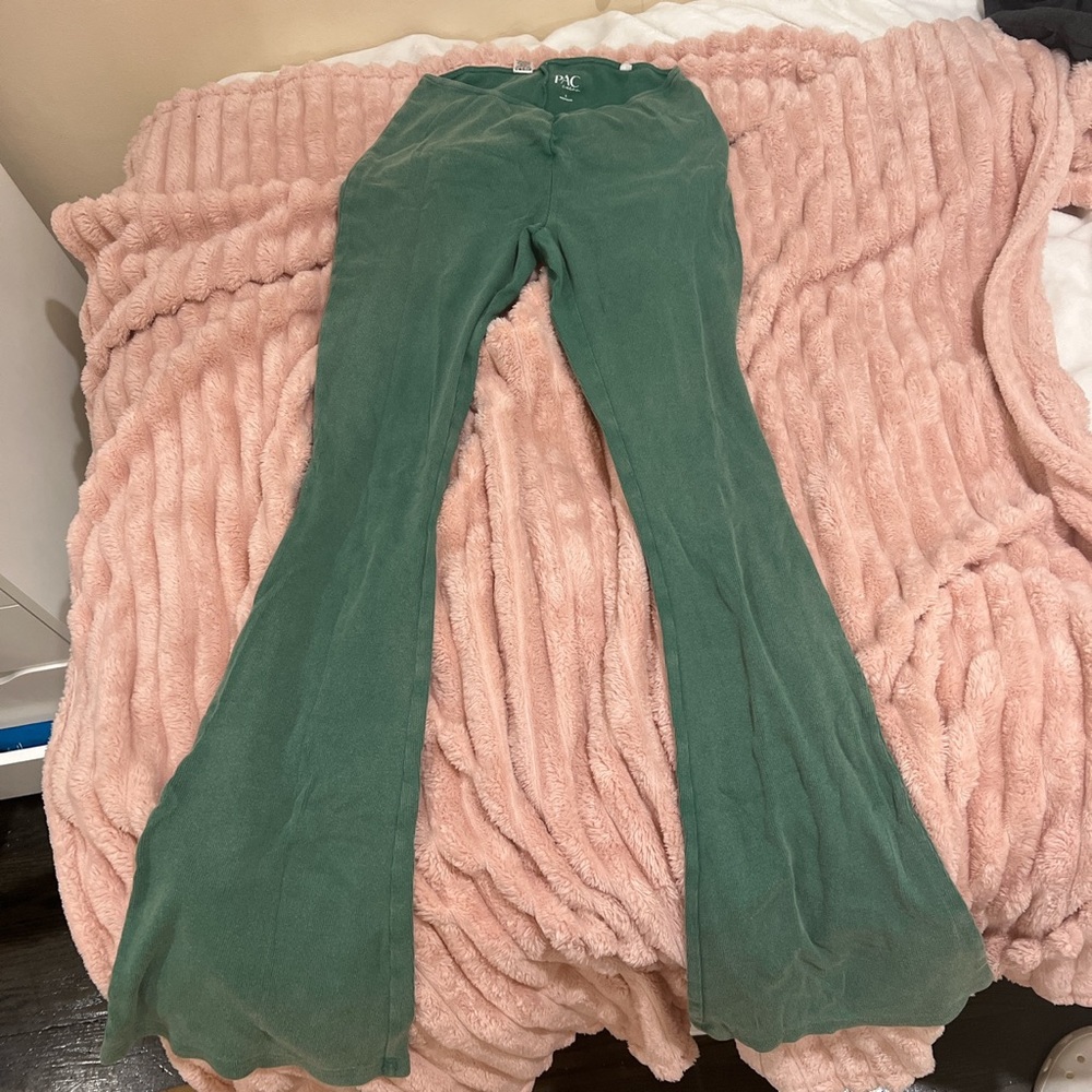 super soft and comfy green pacsun low rise yoga pants